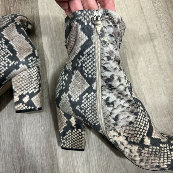 Steve Madden Elroy Ankle Bootie Women's 9 Snakeprint Fabric Block Heel Boots - Picture 5 of 11
